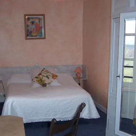 De - Cantal Hotel